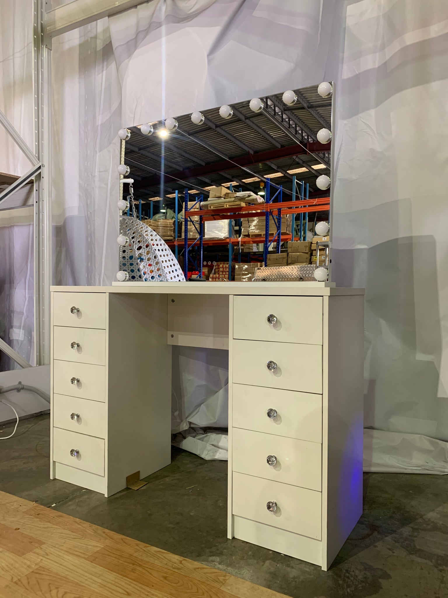 WHITE MAKE-UP DRESSER TABLE WITH LED MIRROR WITH 10 DRAWERS KL-DS07