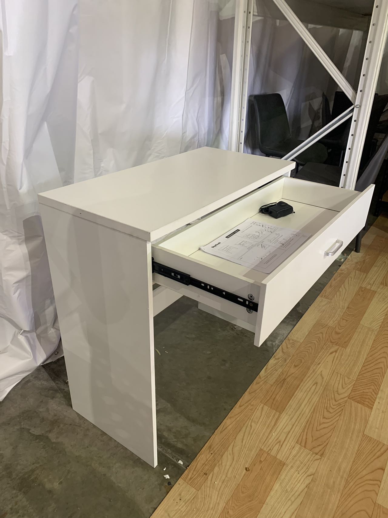 SALE (Brisabne Only) WHITE MAKE-UP DRESSER TABLE WITH DRAWER & PULL OUT CHAIR KL-DS03 (Flat Packed)