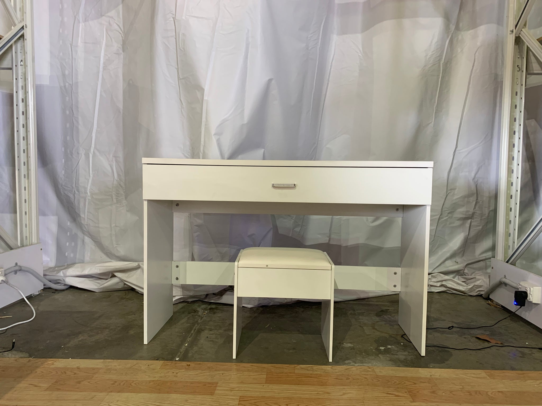 WHITE MAKE-UP DRESSER TABLE WITH DRAWER & PULL OUT CHAIR KL-DS02