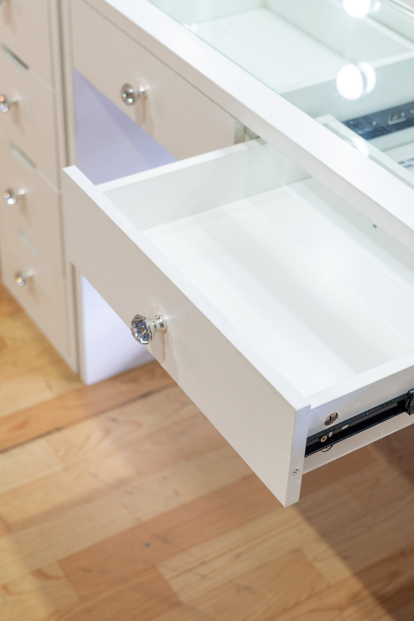 KL-DS10N TB  (Pick Up Only) WHITE MAKE-UP DRESSER TABLE WITH 7 DRAWERS (NO STOOL)