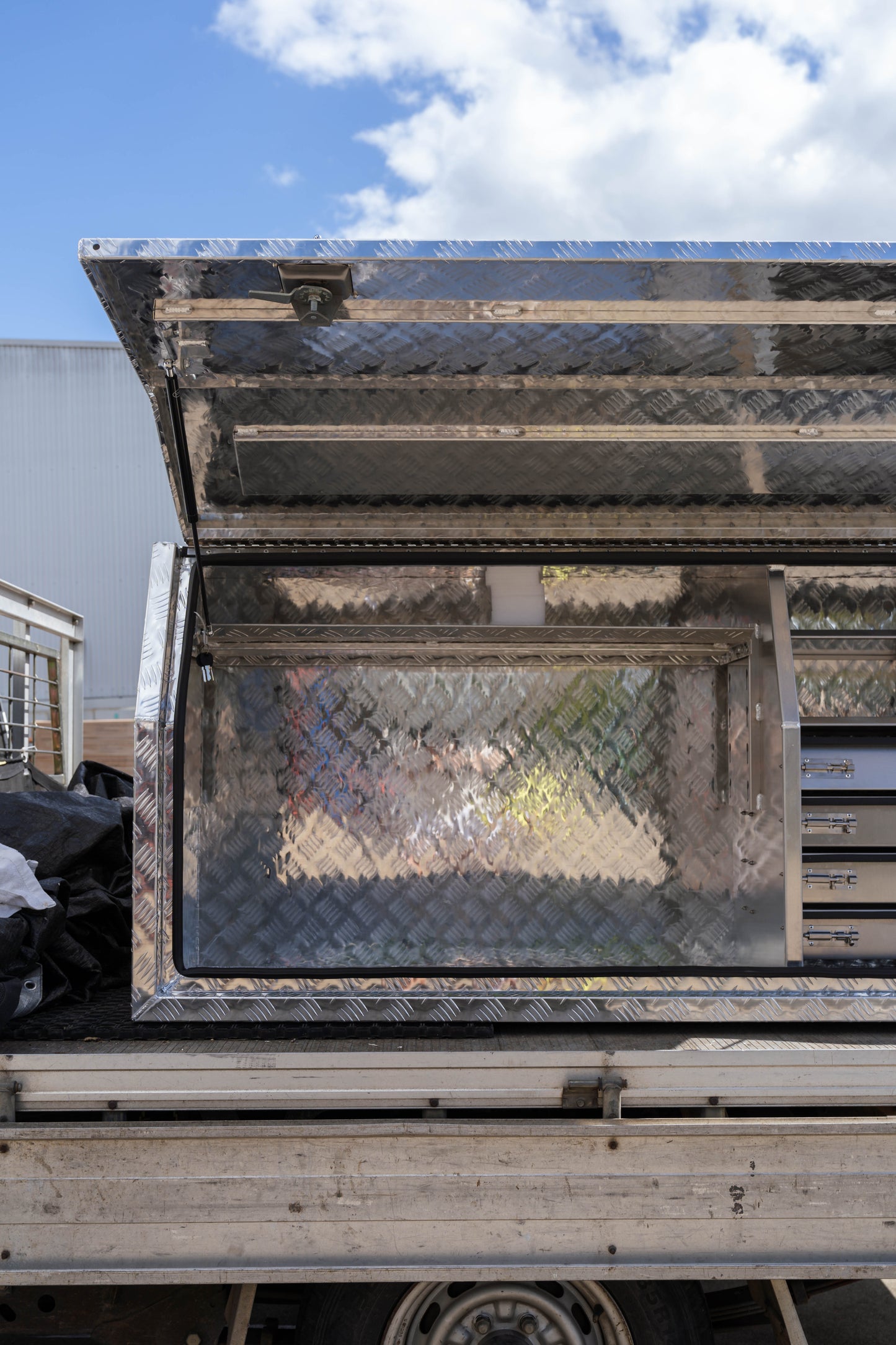 Aluminium Checkerplate UTE Tool Box 170cm with 4 Drawers and Shelf