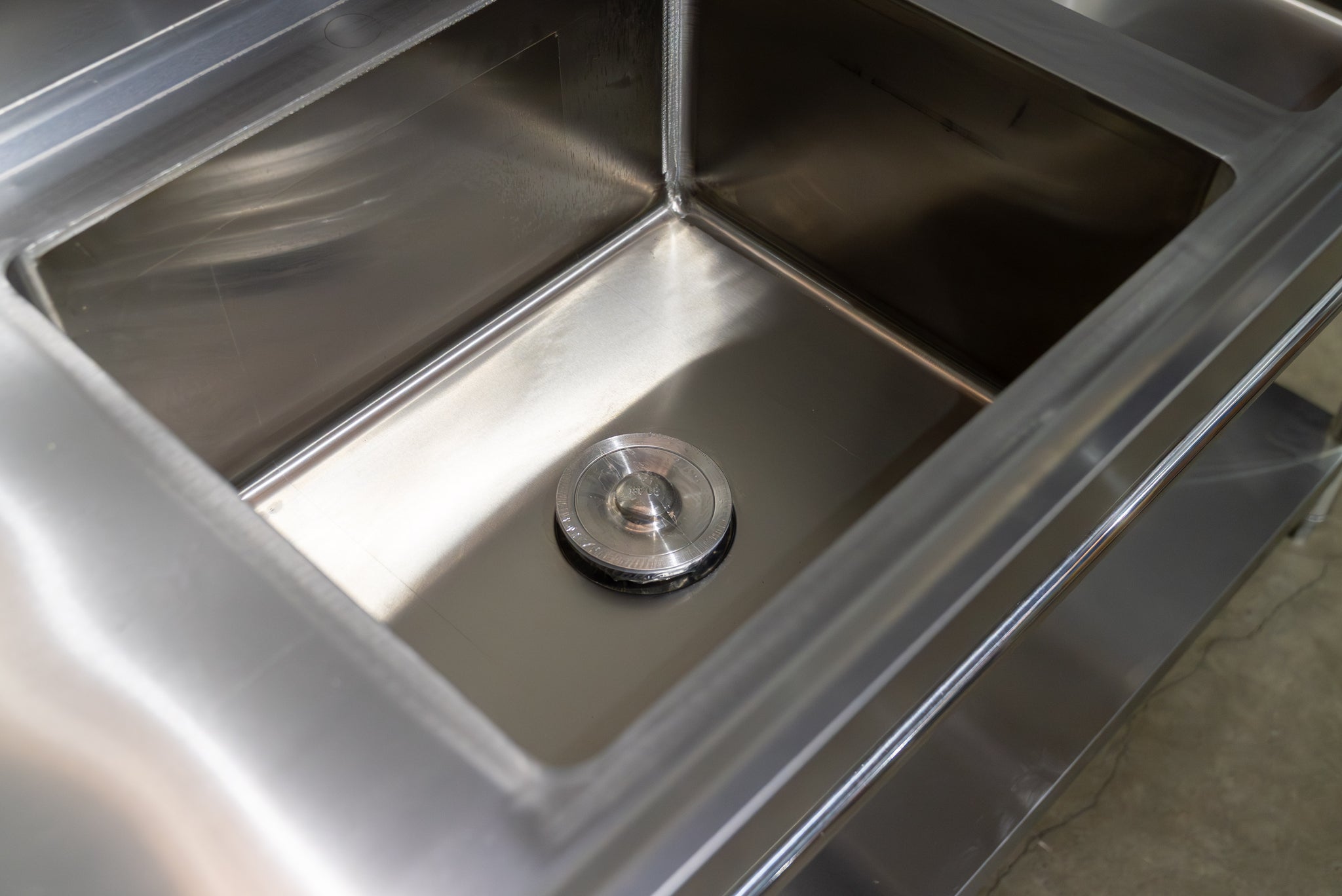 1800W X 600 D X 900 H Double Right Stainless Steel Commerical Kitchen Sink With 120mm Splashback