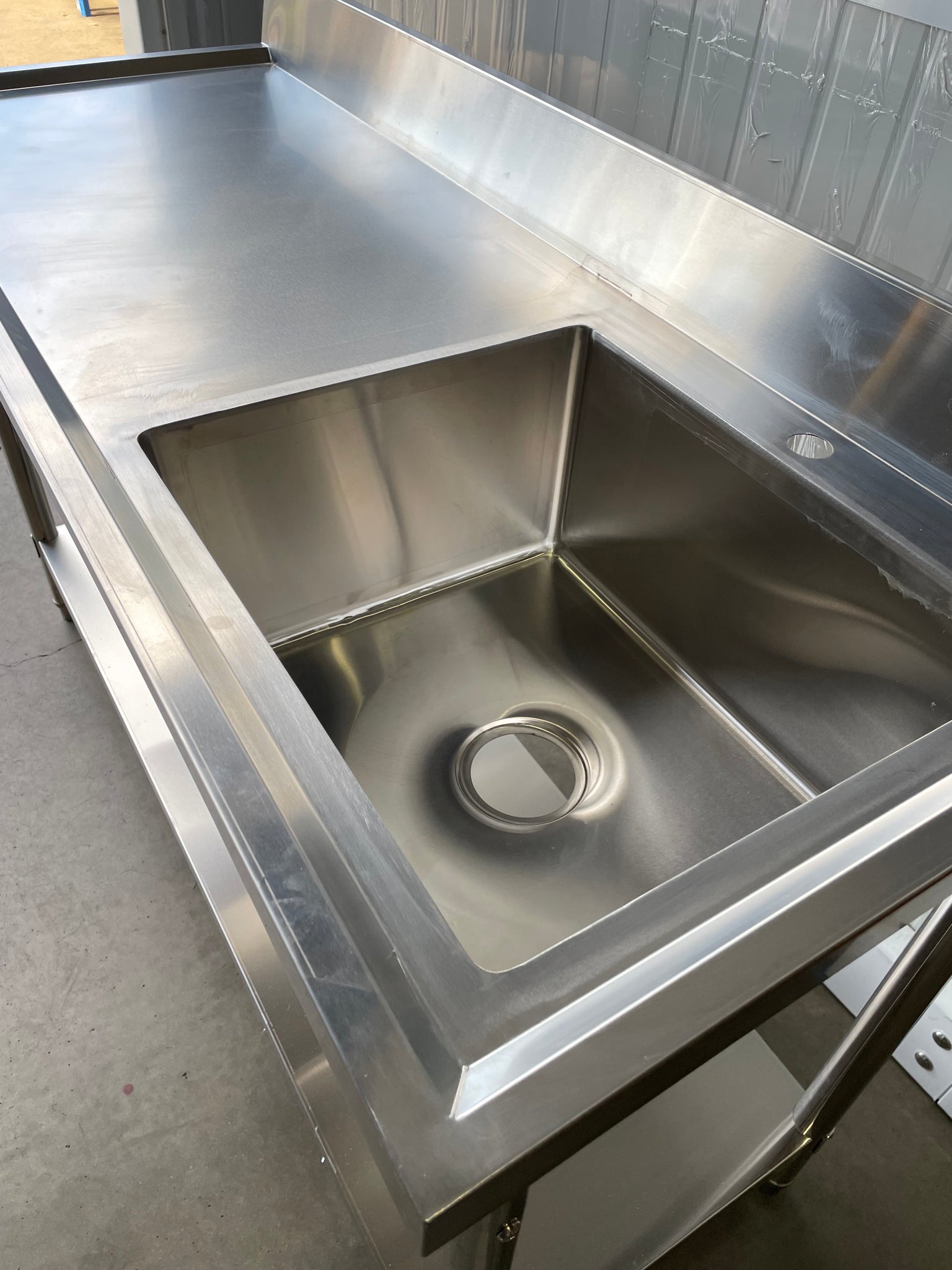 (BRISBANE & SYDNEY ONLY) 1500mmW X 600mm D X 900mm H Single Right Stainless Sink With 120mm Splashback