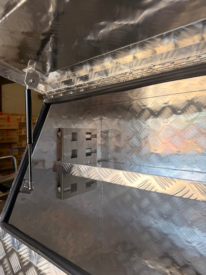 (Half Open) 120cm(L) x 50cm(D) x 70cm(H) Aluminum Checkerplate Tool Box for UTE & Trailer Storage (Sliver)