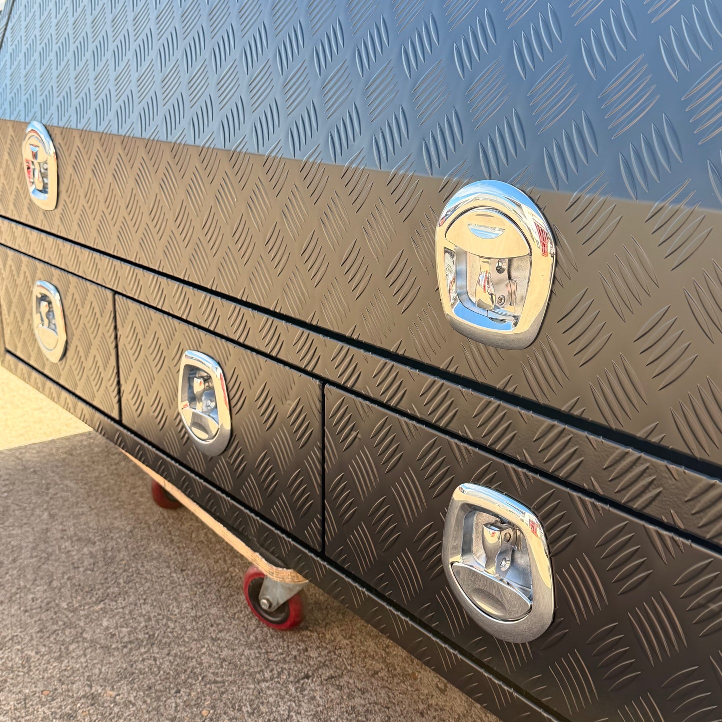 Aluminium Checkerplate UTE Tool Box 170cm 3 Drawers Adjustable Shelf