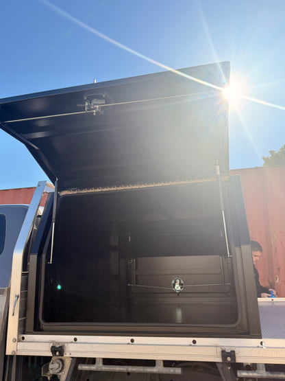 1500 × 1770 × 850mm Aluminium Ute Canopy – Black