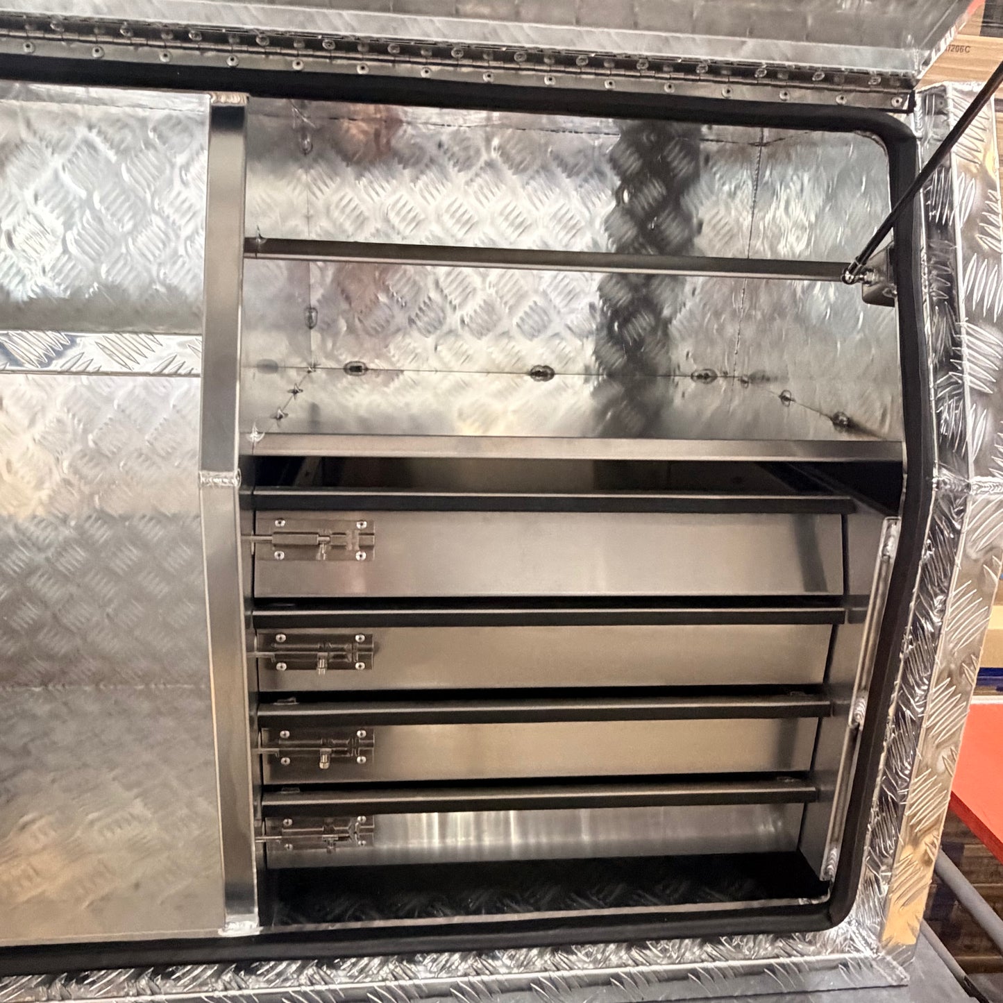 Aluminium Checkerplate UTE Tool Box 170cm with 4 Drawers and Shelf