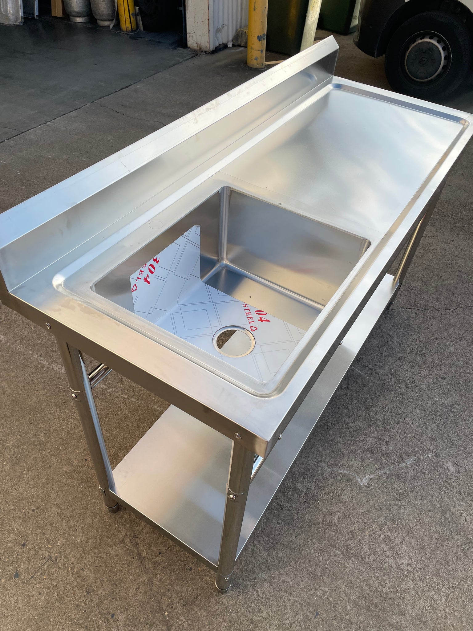 (BRISBANE ONLY) 1500mmW X 600mm D X 900mm H Single Left Stainless Steel Commerical Kitchen Sink With 120mm Splashback