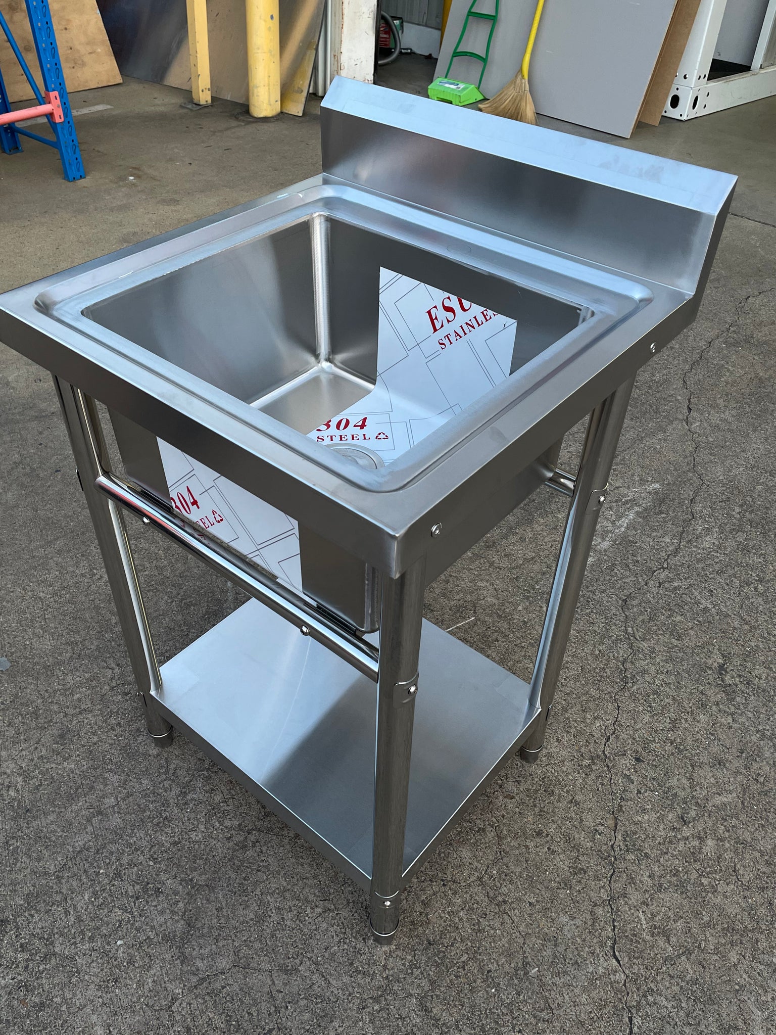 600W X 600 D X 900 H Single Center Stainless Steel Commerical Kitchen Sink With 120mm Splashback