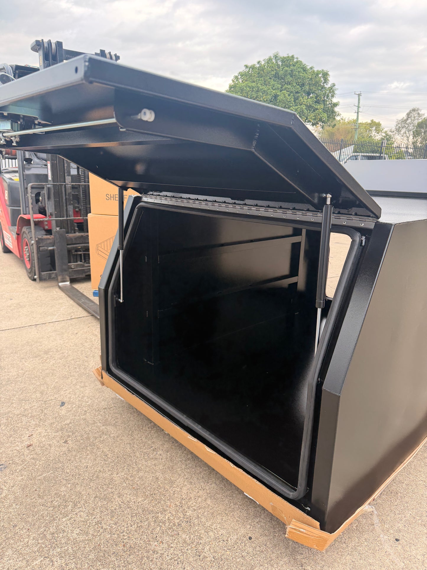 1200 × 1770 × 850mm Aluminium Ute Canopy – Black