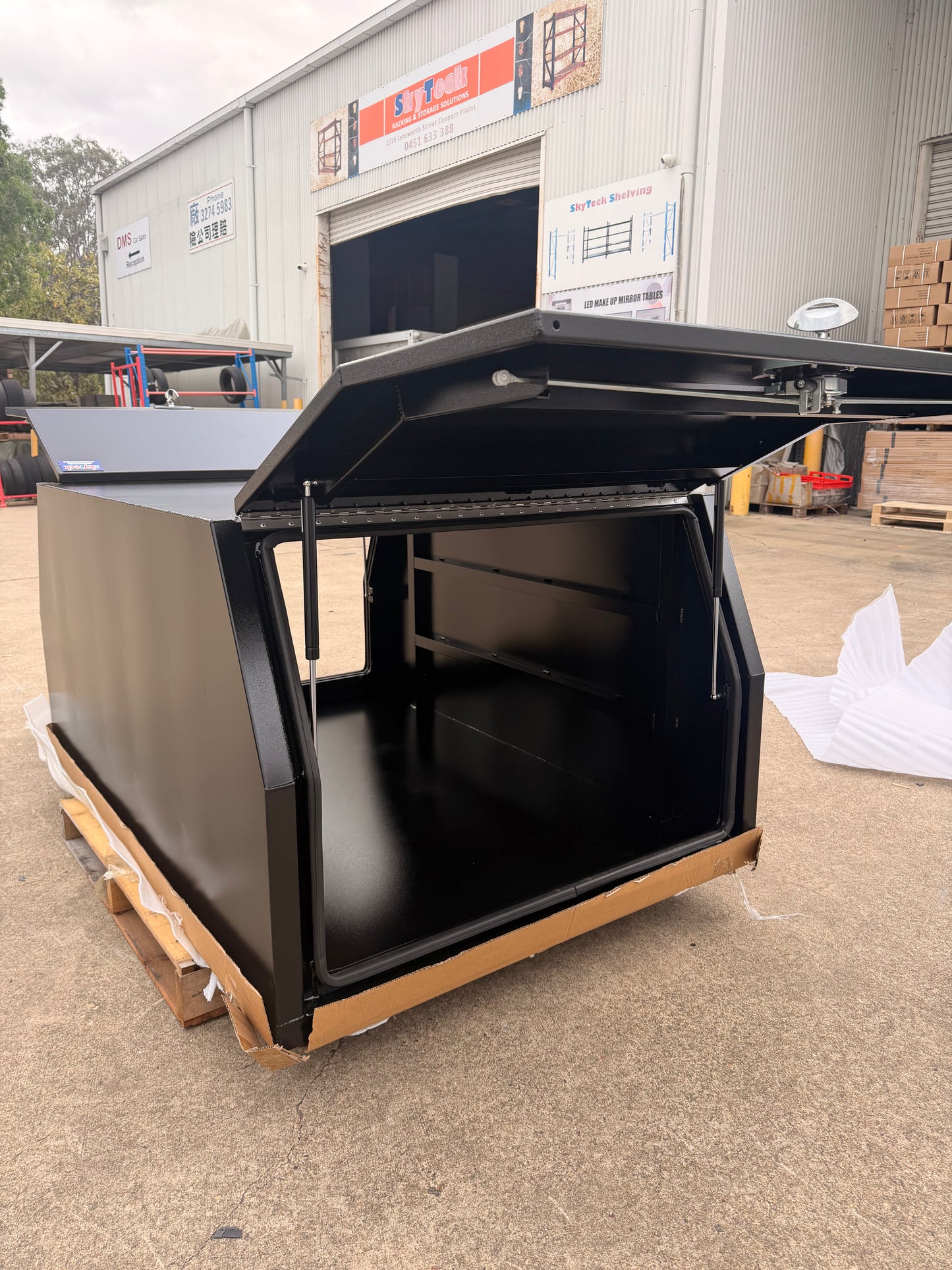 1200 × 1770 × 850mm Aluminium Ute Canopy – Black