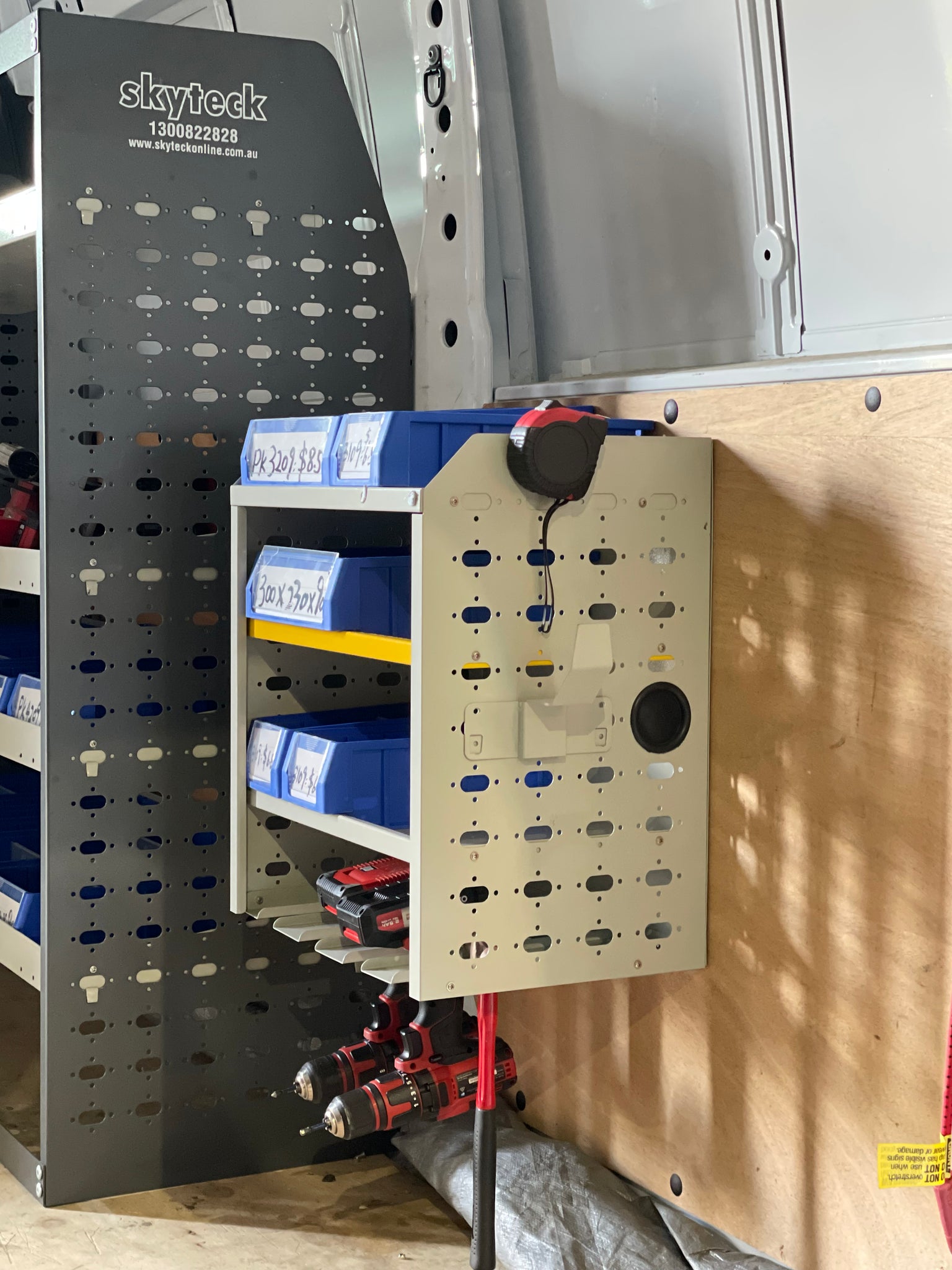 WALL-MOUNT 3 TIER RACK WITH DRILL HOLDERS VSA29