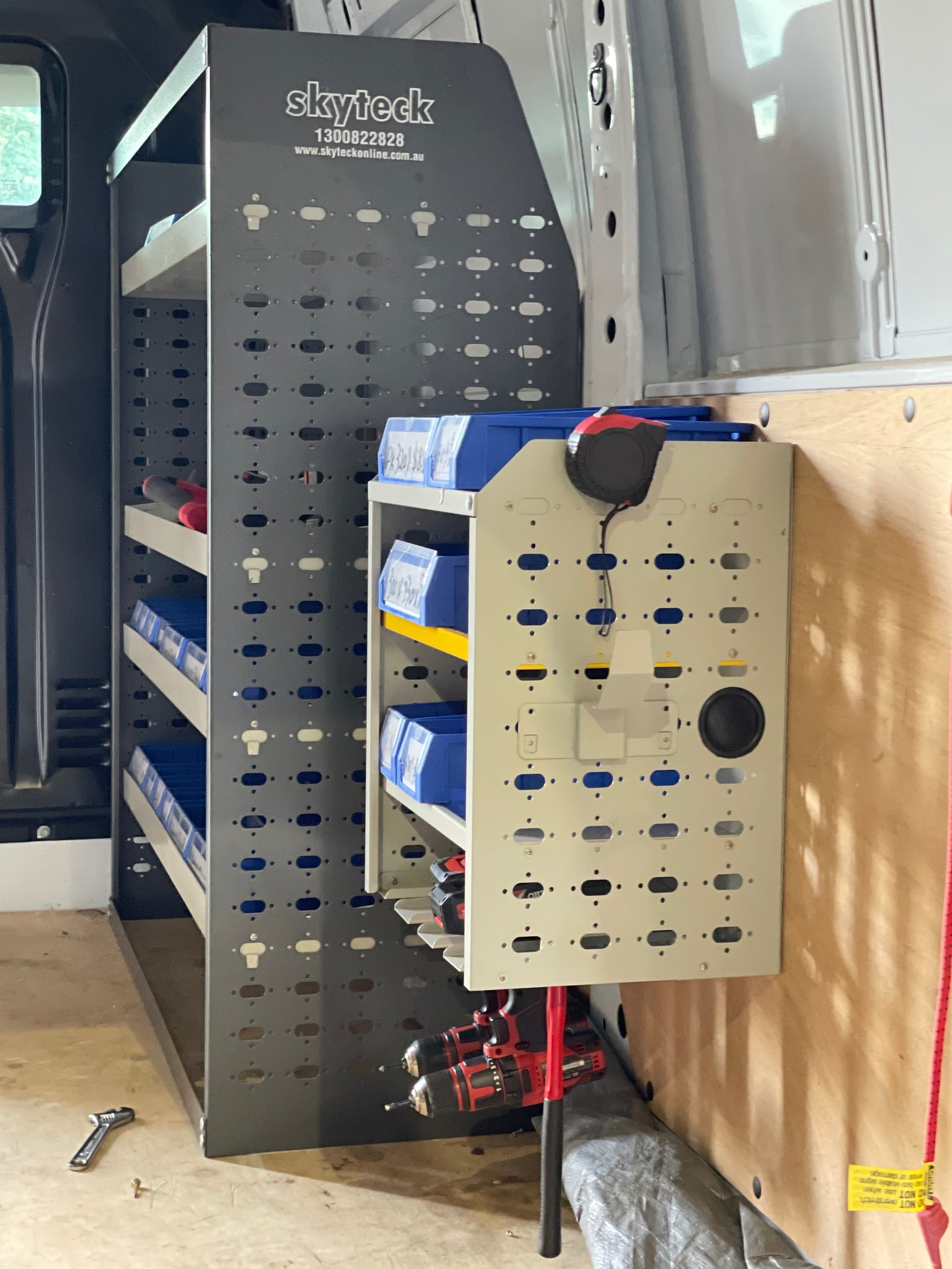WALL-MOUNT 3 TIER RACK WITH DRILL HOLDERS VSA29