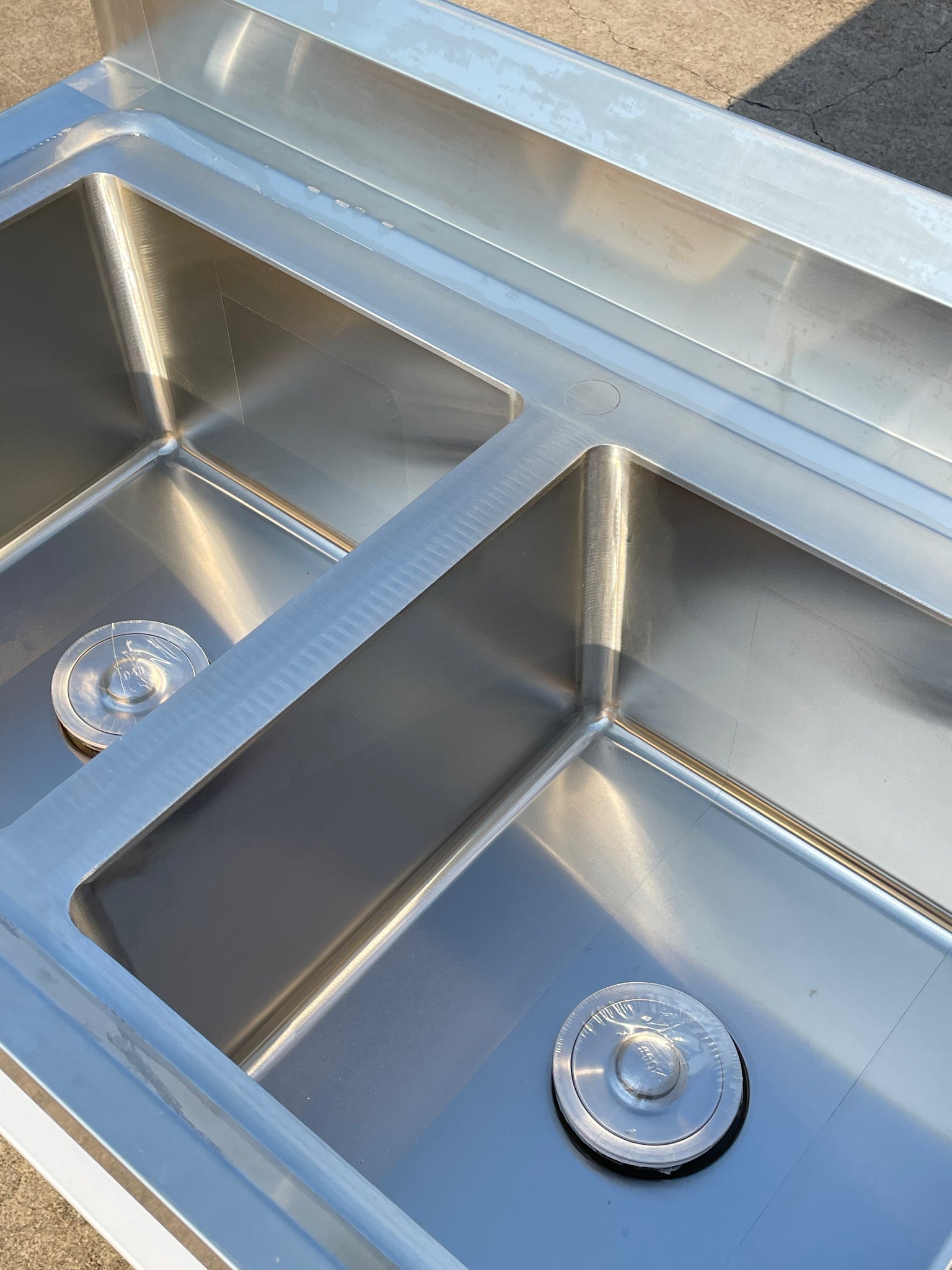 (BRISBANE ONLY) 1500mmW X 600mm D X 900mm H Double Stainless Steel Commerical Kitchen Sink With 120mm Splashback