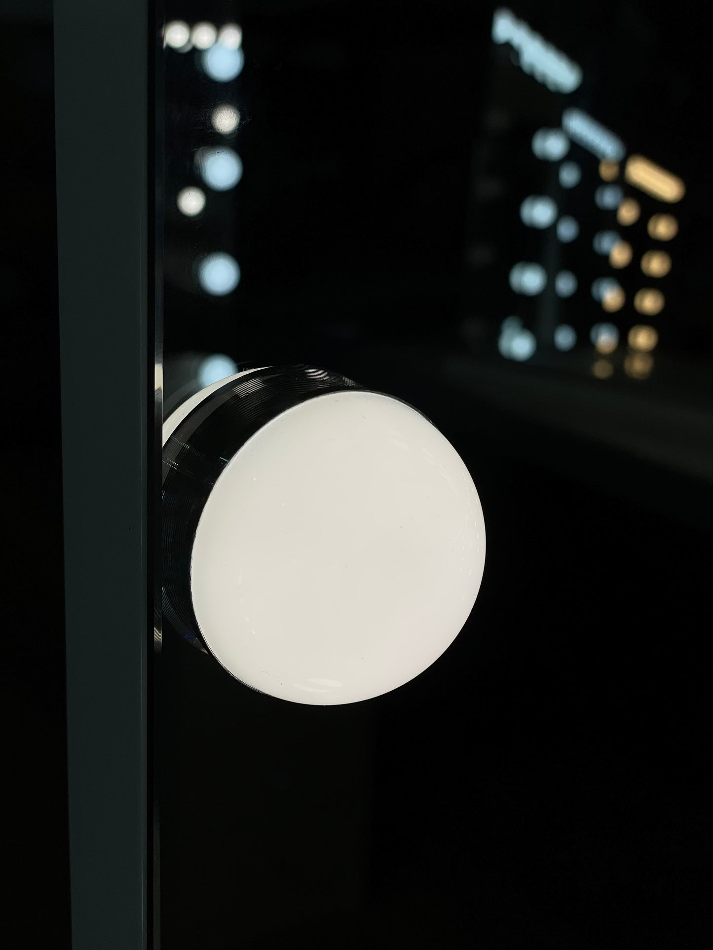 White Make-up Hollywood Led Mirror Hollywood Style LED Vanity Mirror Lights with dimmable Bulbs, USB Cable-  SIZE: 58CM X 46CM ML-DS08