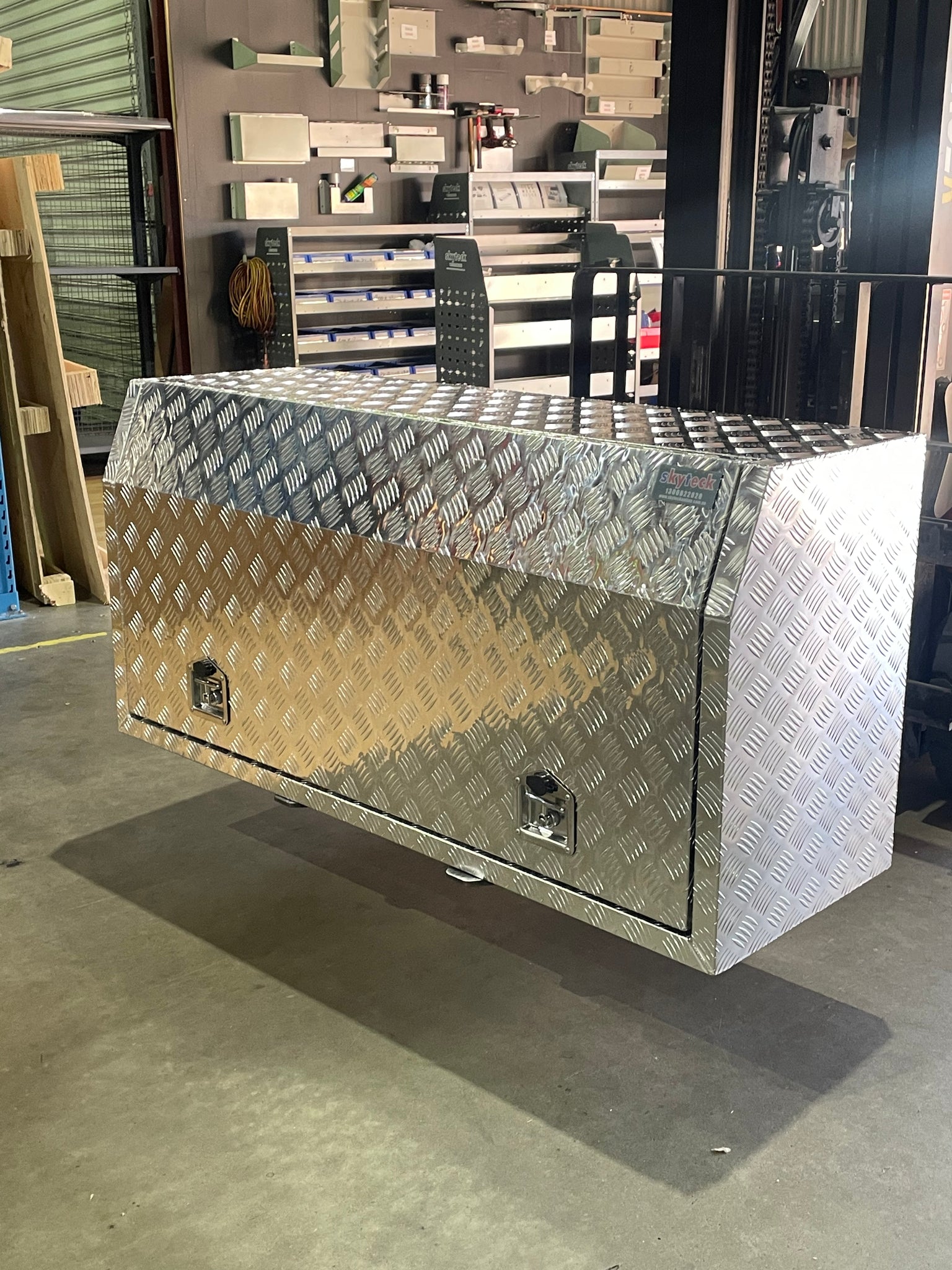 (Full Open) 170cm(L) x 50cm(D) x 70cm(H) Aluminum Checkerplate Tool Box for UTE & Trailer Storage (Sliver)