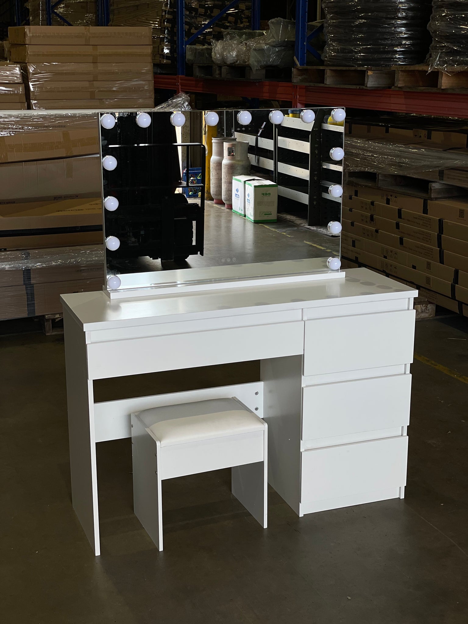 WHITE MAKE-UP DRESSER TABLE WITH LED MIRROR WITH DRAWERS & PULL OUT CHAIR KL-DS04