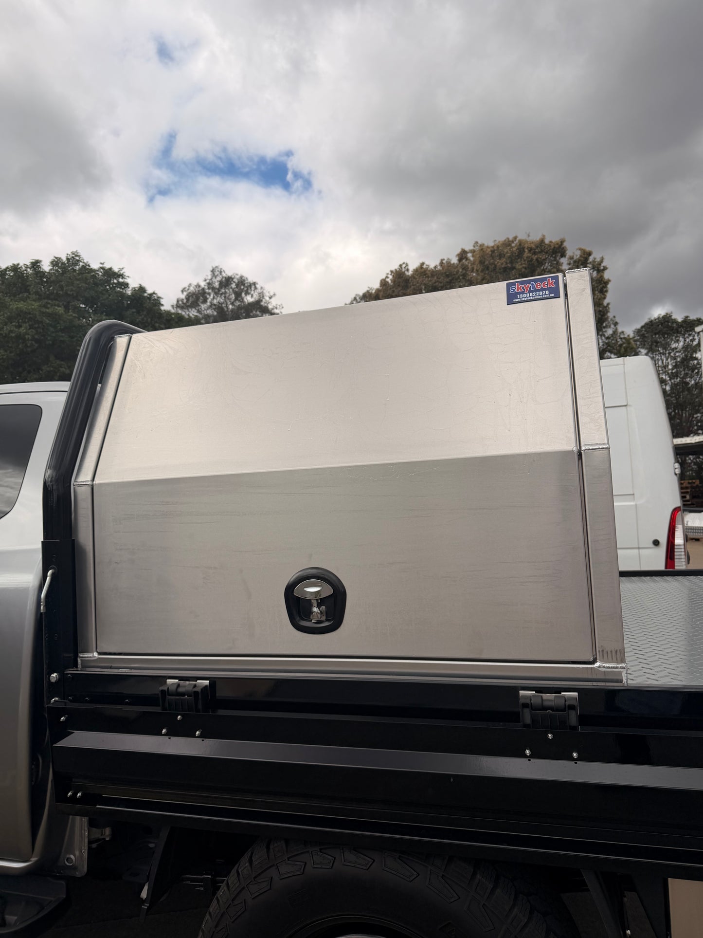 1200 × 1770 × 850mm Aluminium Ute Canopy – Silver