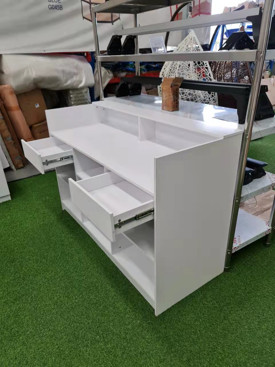 BRAND NEW MEDIUM WHITE RECEPTION DESK COUNTER 1.5M