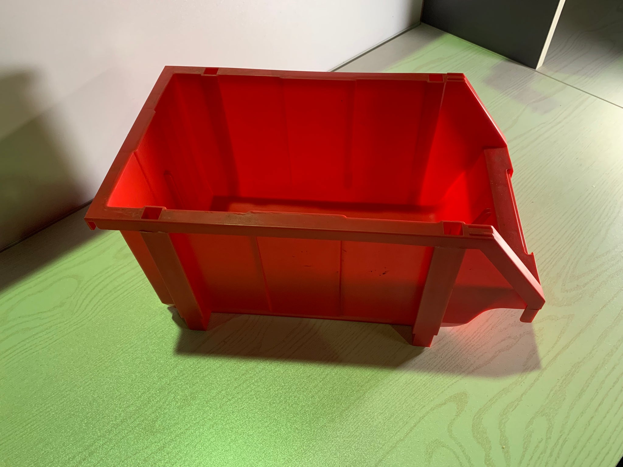 RED PLASTIC STACKABLE SPACE SAVING STORAGE BIN PK008